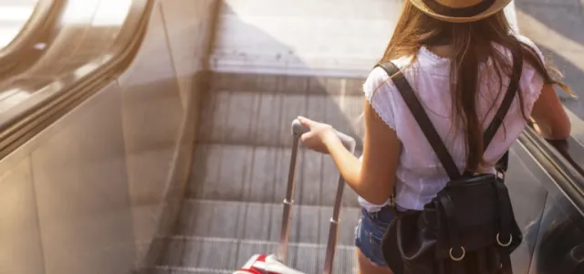 How to Avoid High Healthcare Costs While Traveling